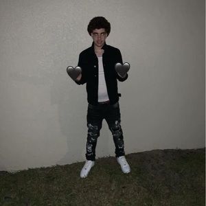 Meet your Posher, Diego